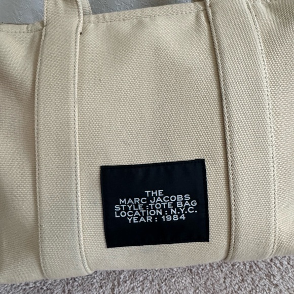 Marc Jacobs THE JACQUARD
LARGE TOTE BAG - Picture 5 of 10